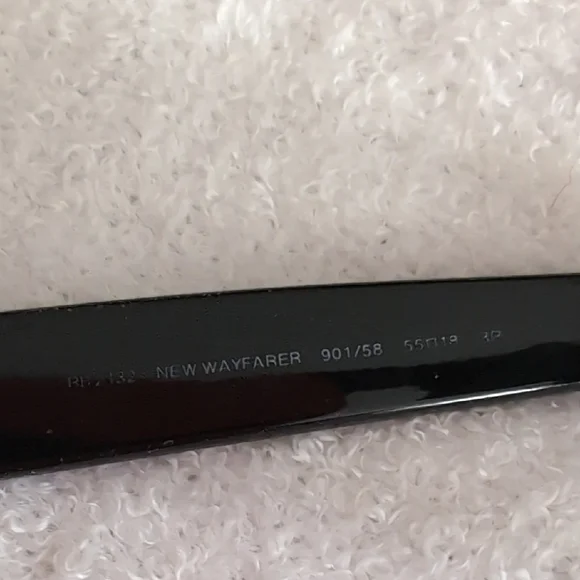 Ray-Ban Black Polarized Sunglasses with Case - Picture 3 of 3